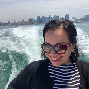 Meet your Posher, Raquel